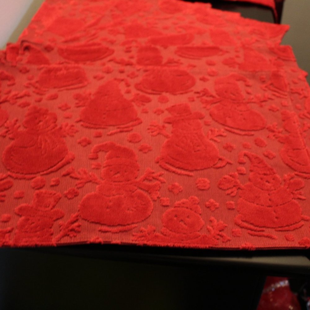 10 Piece Red Velvet Holiday Placemats and Table runners  NWT